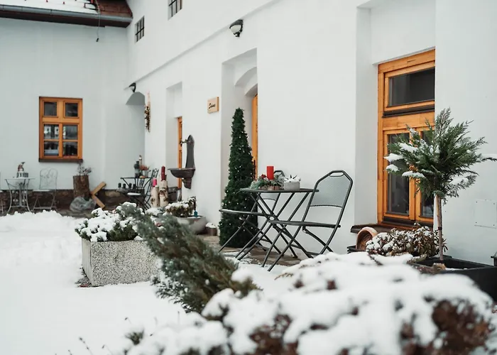 Cakyho Kuria - Apartman Pre 4 Osoby S Krbom A Saunami